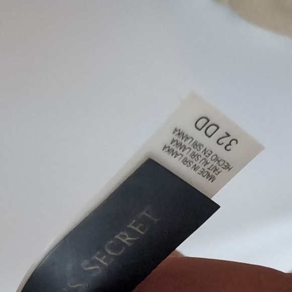 Victoria's Secret Bikini Top, Halter, Removable Strap, 32DD, Peach Salmon - Picture 4 of 5